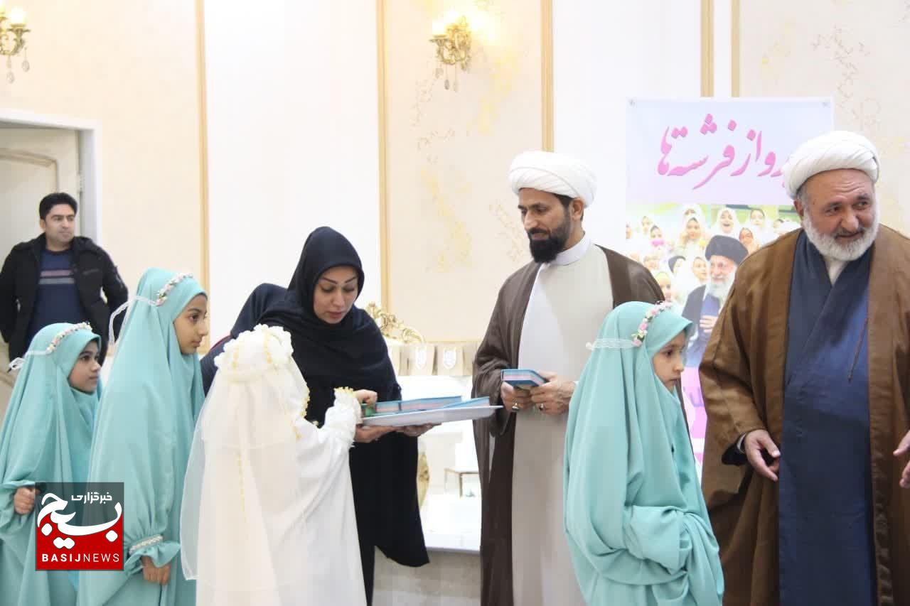 جشن تکلیف، گامی مهم در تربیت دینی و اجتماعی دختران است جشن تکلیف، گامی مهم در تربیت دینی و اجتماعی دختران است