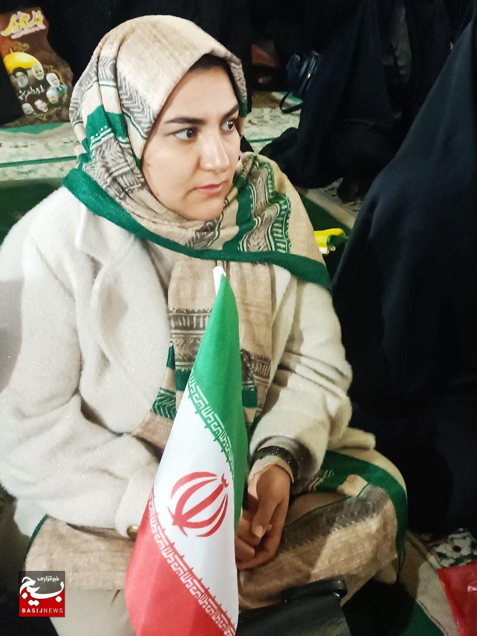 نماد همبستگی و بصیرت زنان ایرانی نماد همبستگی و بصیرت زنان ایرانی
