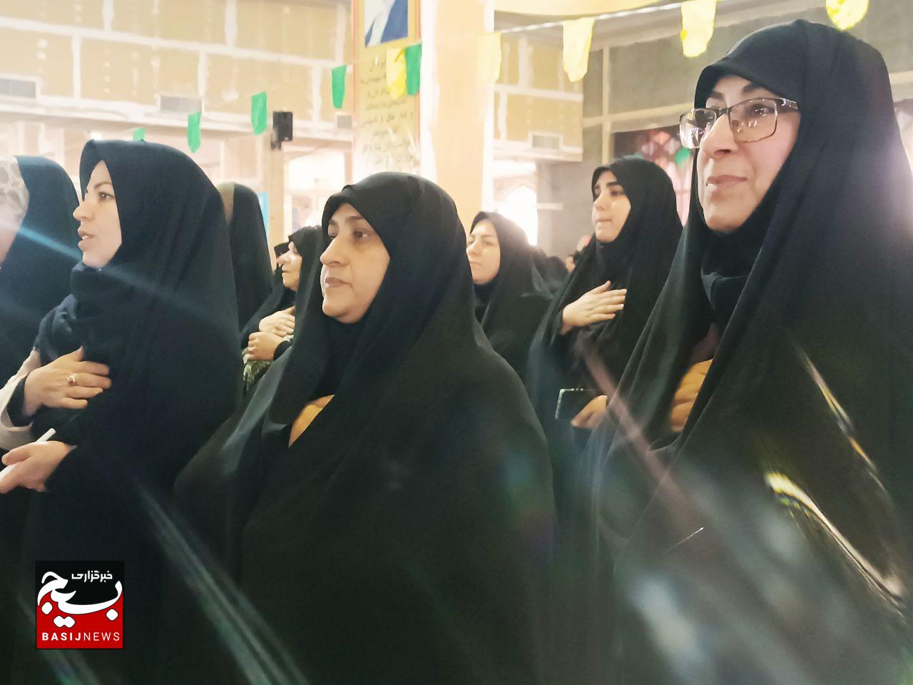 نماد همبستگی و بصیرت زنان ایرانی نماد همبستگی و بصیرت زنان ایرانی