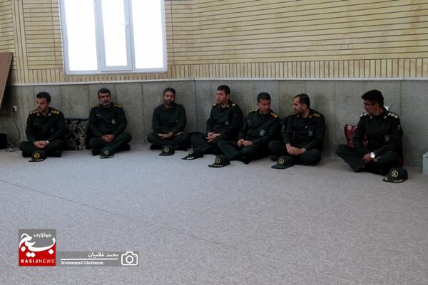 گلگذاری گلزار شهدای بندر کنگان به مناسبت دهه فجر گلگذاری گلزار شهدای بندر کنگان به مناسبت دهه فجر