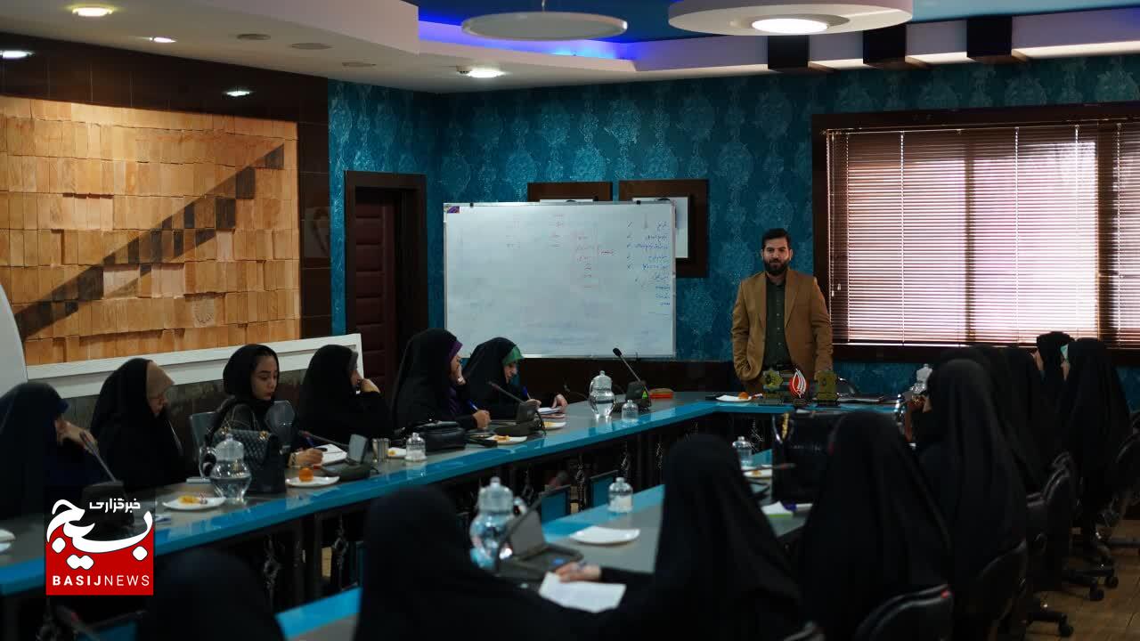 توسعه مهارتهای روایتگری در دومین کارگاه «راوی شو»؛ از تکنیک تا تجربه توسعه مهارتهای روایتگری در دومین کارگاه «راوی شو»؛ از تکنیک تا تجربه