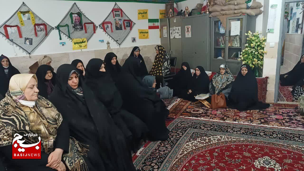مبارزه با استکبار ، اصل اساسی جمهوری اسلامی ایران است مبارزه با استکبار ، اصل اساسی جمهوری اسلامی ایران است