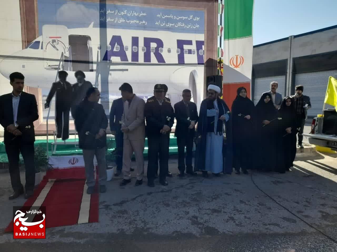 گلباران تمثال امام خمینی(ره)وعطر افشانی مزار مطهر شهدای شهرفیض آباد گلباران تمثال امام خمینی(ره)وعطر افشانی مزار مطهر شهدای شهرفیض آباد