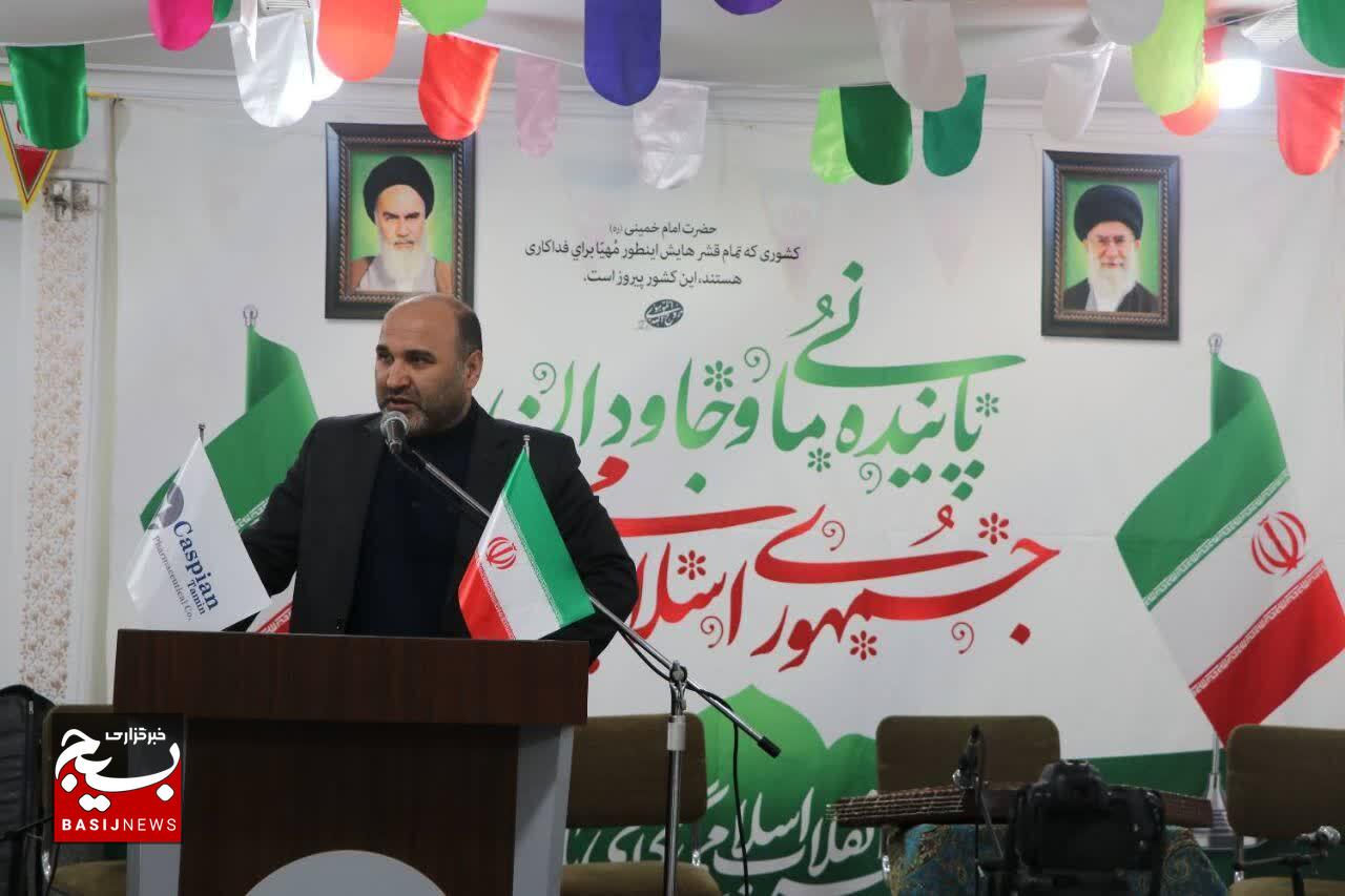 رشد و پویایی اقتصاد در دستان جامعه کار و تولید است رشد و پویایی اقتصاد در دستان جامعه کار و تولید است