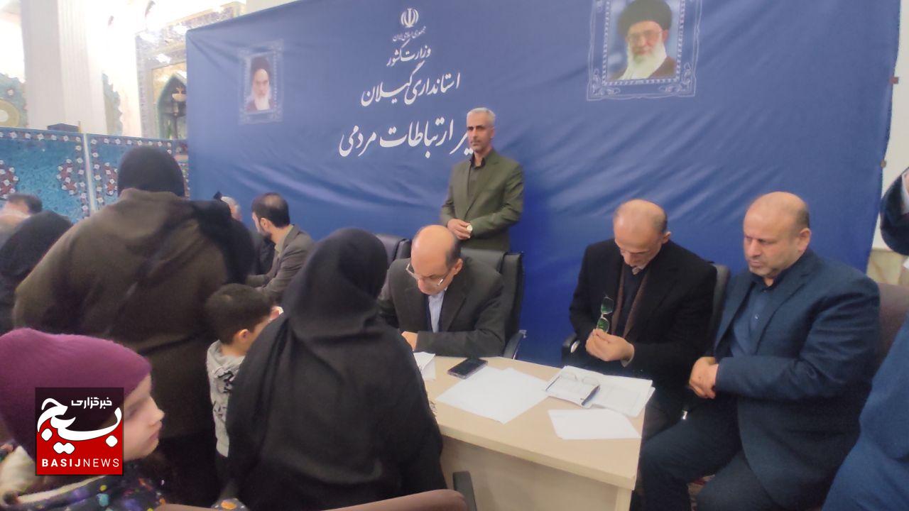 میز خدمت جهادی گامی مؤثر در راستای حل مشکلات مردم است میز خدمت جهادی گامی مؤثر در راستای حل مشکلات مردم است