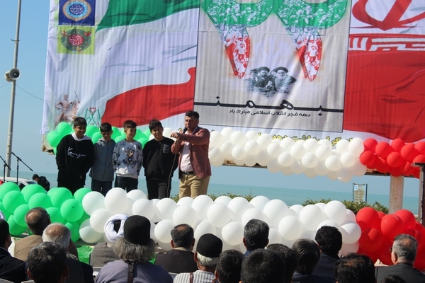 جشن سالروز پیروزی انقلاب اسلامی در دلوار برگزار شد جشن سالروز پیروزی انقلاب اسلامی در دلوار برگزار شد