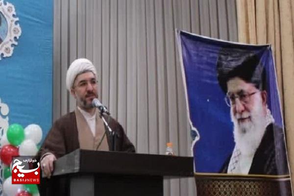 وابستگان سپاه الگوهای معنوی و انقلابی در جامعه هستند