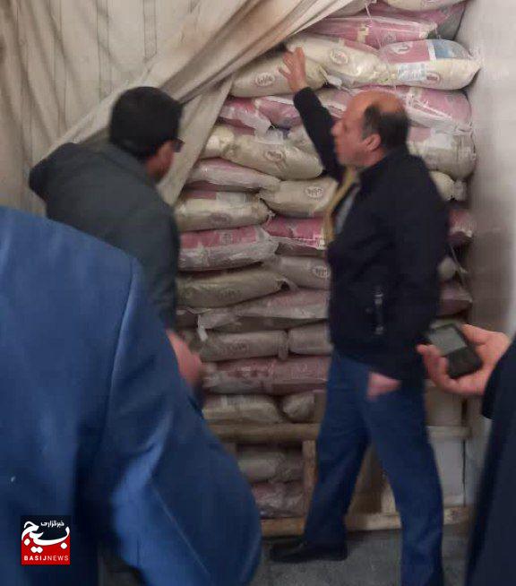 کشف انبار احتکار برنج و روغن نباتی توسط سازمان اطلاعات سپاه دورود کشف انبار احتکار برنج و روغن نباتی توسط سازمان اطلاعات سپاه دورود