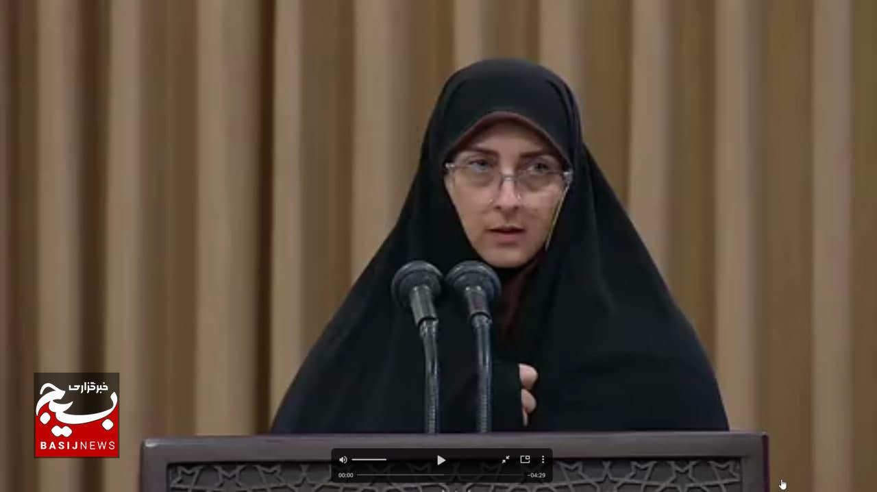 سخنرانی بانوی تولید کننده استان خراسان رضوی در حضور رهبر انقلاب سخنرانی بانوی تولید کننده استان خراسان رضوی در حضور رهبر انقلاب
