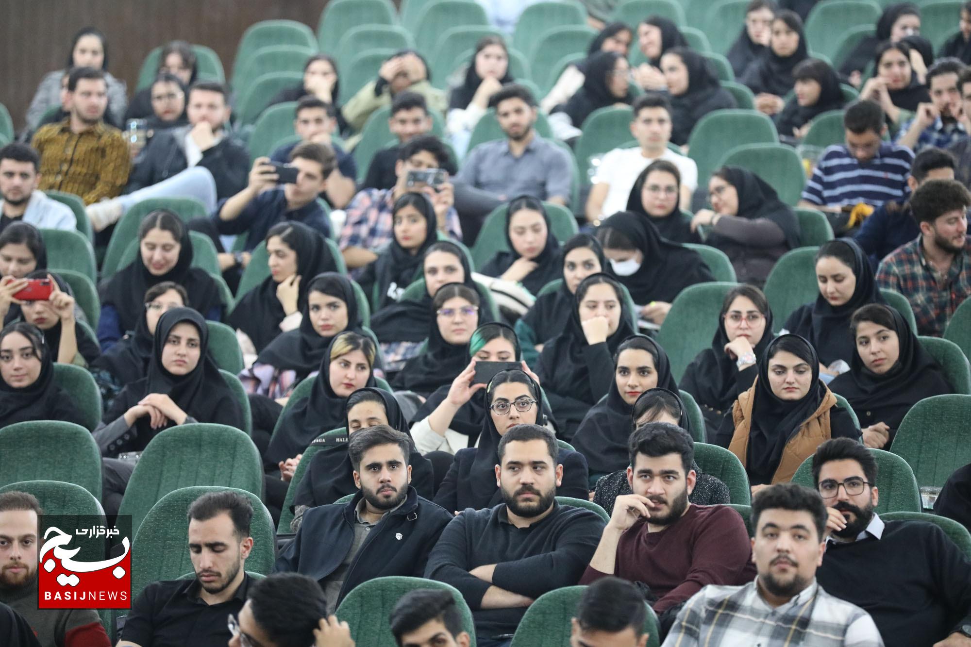 تلفیق علم و اراده انقلابی در دانشگاه صنعت نفت تلفیق علم و اراده انقلابی در دانشگاه صنعت نفت