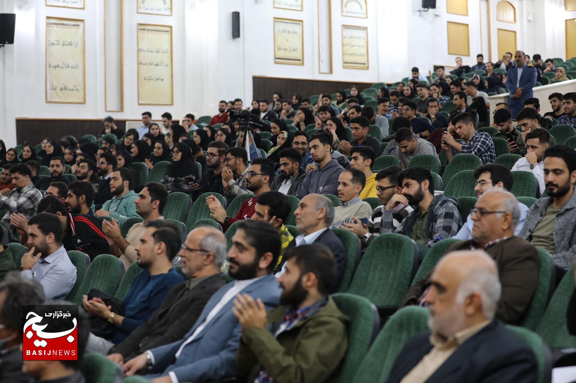 تلفیق علم و اراده انقلابی در دانشگاه صنعت نفت تلفیق علم و اراده انقلابی در دانشگاه صنعت نفت