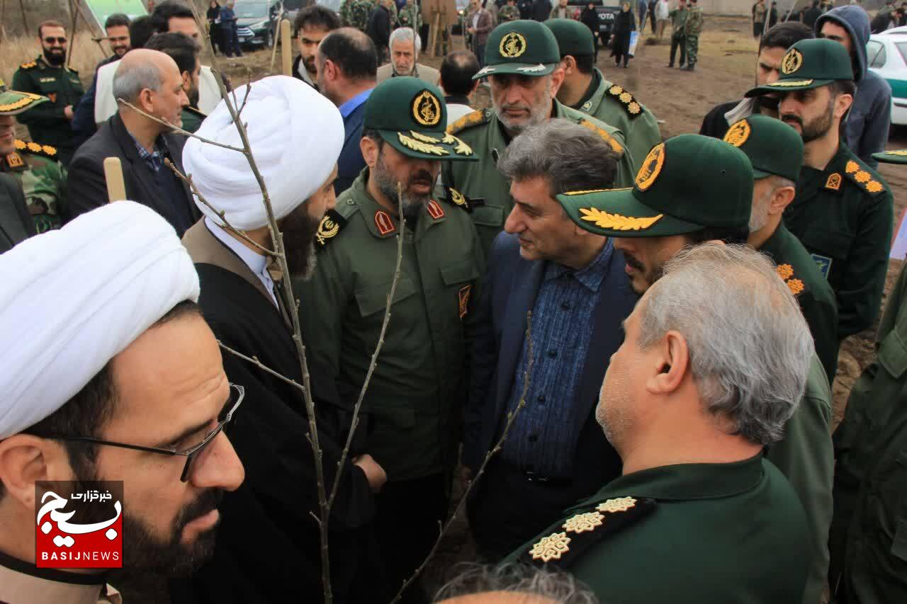 غرس ۵۰۰۰ نهال همزمان با مراسم سراسری درختکاری سپاه پاسداران انقلاب اسلامیمکان:اردوگاه قدس سپاه ناحیه رودسر #بسیج_ن غرس ۵۰۰۰ نهال همزمان با مراسم سراسری درختکاری سپاه پاسداران انقلاب اسلامیمکان:اردوگاه قدس سپاه ناحیه رودسر #بسیج_ن