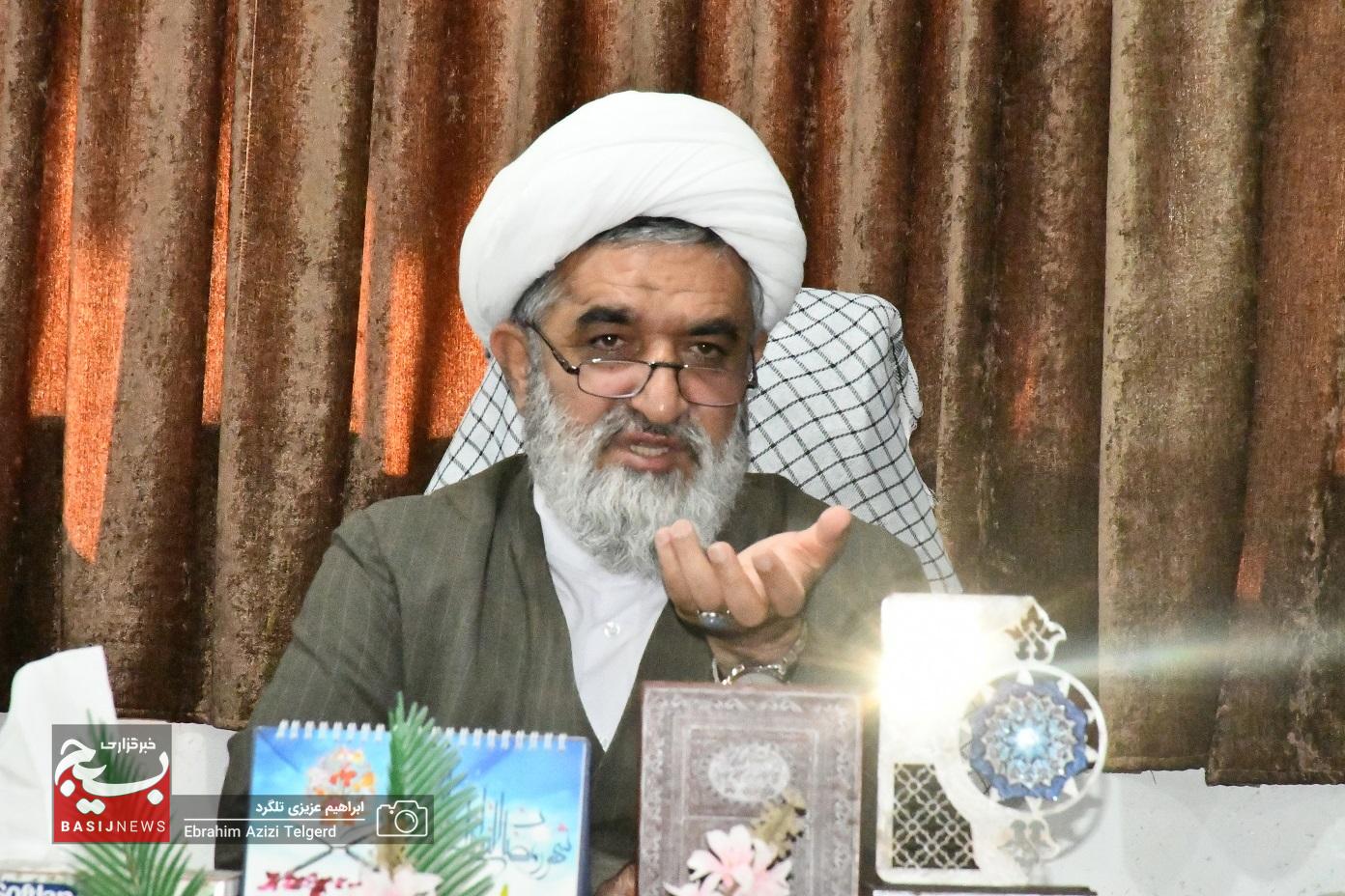 وابستگان سپاه در همه حال خدمتگذار نظام و انقلاب اند وابستگان سپاه در همه حال خدمتگذار نظام و انقلاب اند