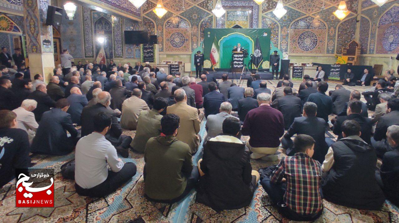 مذاکره با آمریکا فریب است/