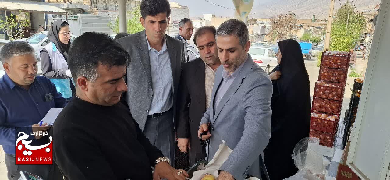 بازدید سرزده فرماندار پلدختر از بازار و نانواییها در آستانه عید نوروز بازدید سرزده فرماندار پلدختر از بازار و نانواییها در آستانه عید نوروز