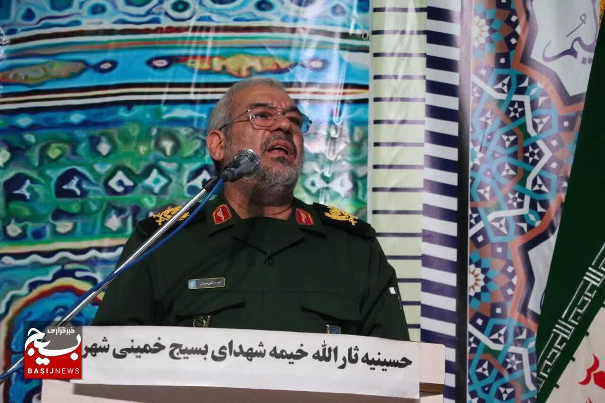 جمهوری اسلامی ایران با اقتدا به اهلبیت از مظلومان عالم دفاع میکند
