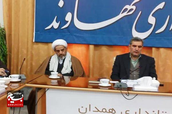 فرهنگ را با زد و بند نمیتوان پیش برد