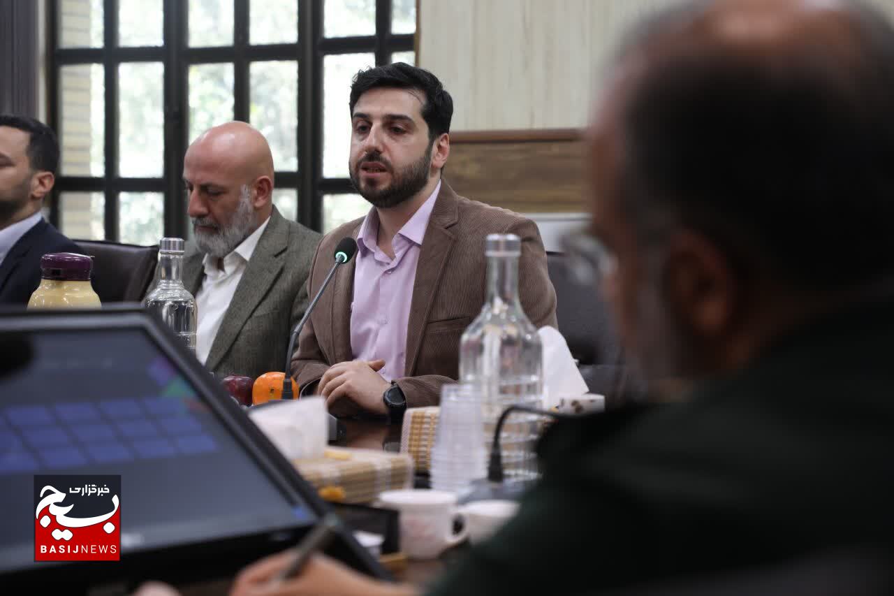 لزوم بهره گیری از ظرفیت نخبگان بسیجی برای رونق تولید دانش بنیان لزوم بهره گیری از ظرفیت نخبگان بسیجی برای رونق تولید دانش بنیان