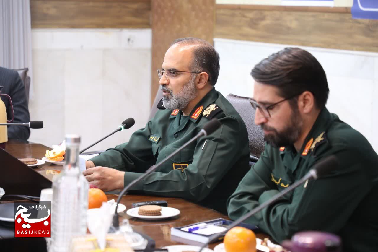 لزوم بهره گیری از ظرفیت نخبگان بسیجی برای رونق تولید دانش بنیان لزوم بهره گیری از ظرفیت نخبگان بسیجی برای رونق تولید دانش بنیان
