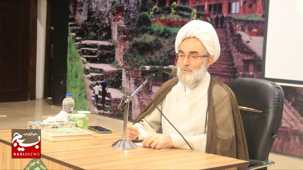 عظمت ایران اسلامی به واسطه حضور نیروهای جوان، انقلابی وجهادی بسیجیان است عظمت ایران اسلامی به واسطه حضور نیروهای جوان، انقلابی وجهادی بسیجیان است