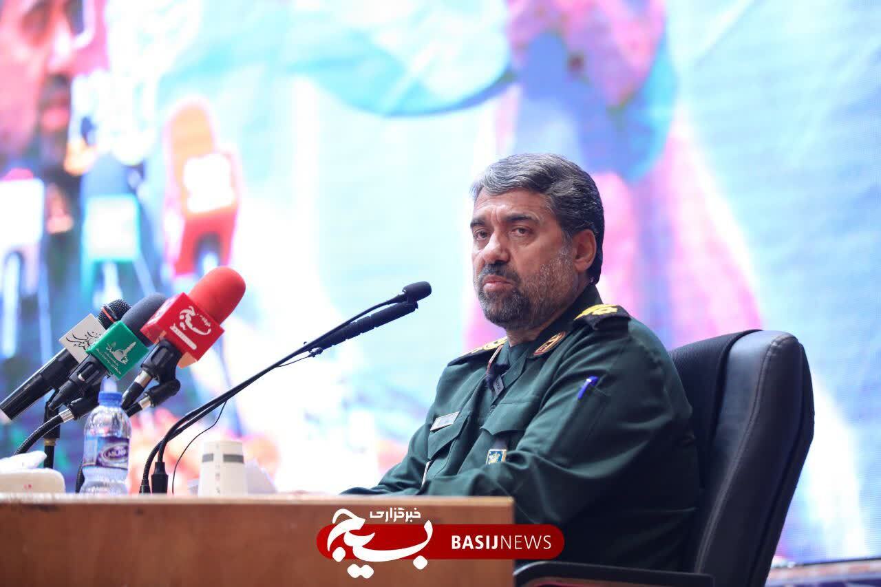امروز هر کدام از دانشگاههای آمریکا تبدیل به یک غزه کوچک شده است امروز هر کدام از دانشگاههای آمریکا تبدیل به یک غزه کوچک شده است