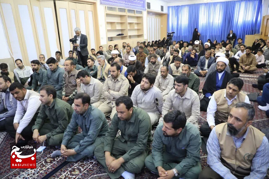 امروز فضای حاکم بر کشور با روحیه جهادی رو به جلو در حرکت است/ نگاه حرکتهای جهادی به سمت حل مسائل کلان کشور ارتقا یابد امروز فضای حاکم بر کشور با روحیه جهادی رو به جلو در حرکت است/ نگاه حرکتهای جهادی به سمت حل مسائل کلان کشور ارتقا یابد
