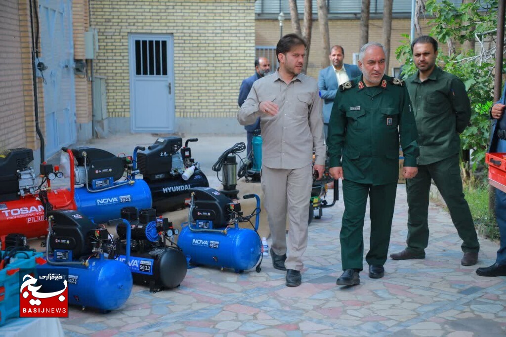 تجهیز قرارگاههای عملیاتی بسیج سازندگی خراسان جنوبی/ ۲۶۰ مورد تجهیزات توزیع شد تجهیز قرارگاههای عملیاتی بسیج سازندگی خراسان جنوبی/ ۲۶۰ مورد تجهیزات توزیع شد