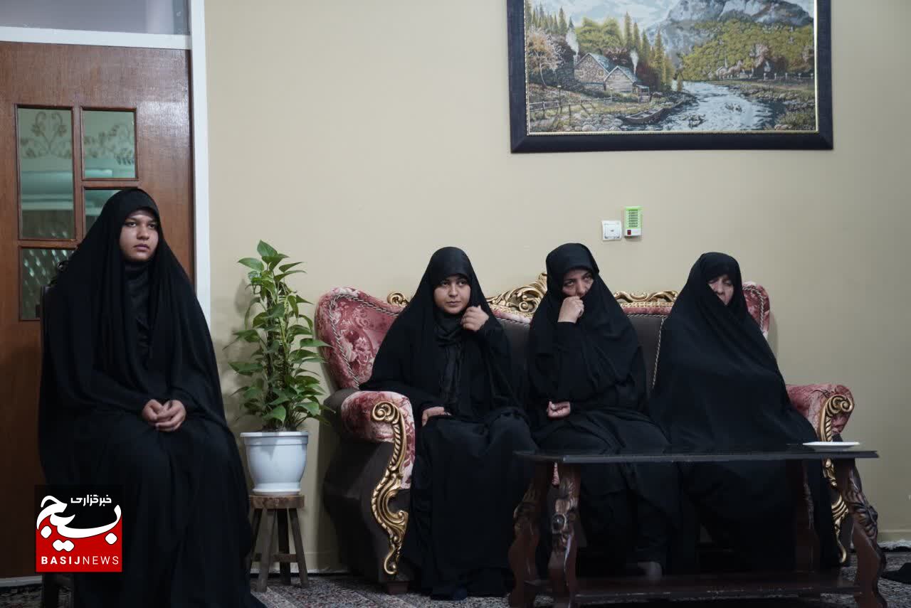 دشمن برای ضربه زدن به نظام از تمام گزینه ها استفاده کرده است دشمن برای ضربه زدن به نظام از تمام گزینه ها استفاده کرده است