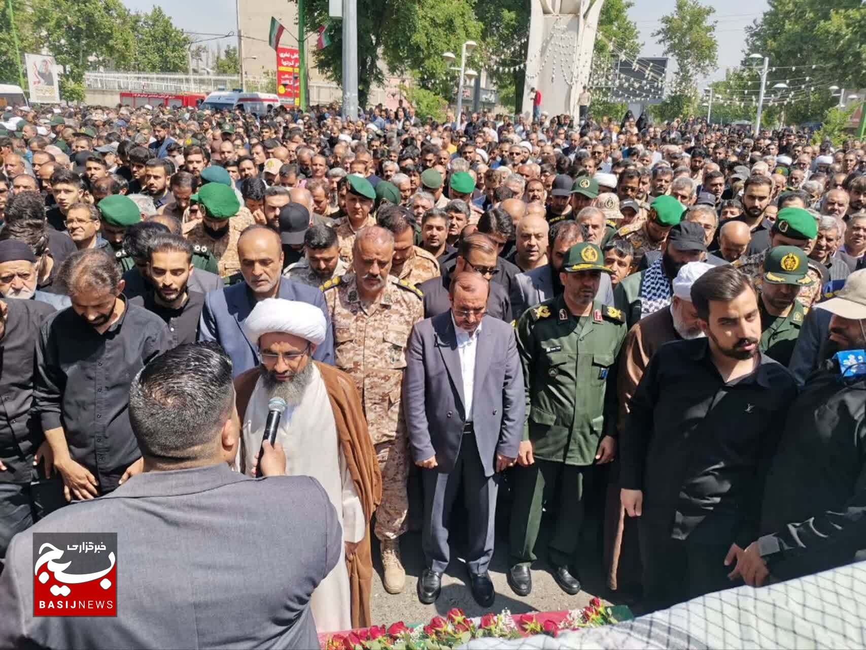 پیام قدردانی خانواده شهید کبودوندی از حضور پرشور مردم در آئین تشییع و تدفین پیکر مطهر شهید پیام قدردانی خانواده شهید کبودوندی از حضور پرشور مردم در آئین تشییع و تدفین پیکر مطهر شهید