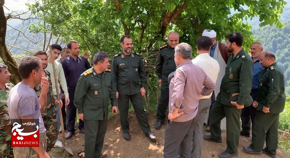 دیداربا خانواده شهید ،افتتاح و بازدید چند پروژه عمرانی دیداربا خانواده شهید ،افتتاح و بازدید چند پروژه عمرانی