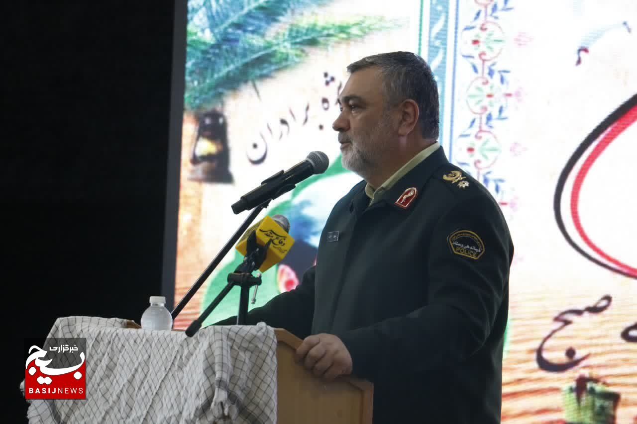 پیشکسوتان دفاع مقدس در عرصه جهاد تبیین نقش آفرینی کنند پیشکسوتان دفاع مقدس در عرصه جهاد تبیین نقش آفرینی کنند