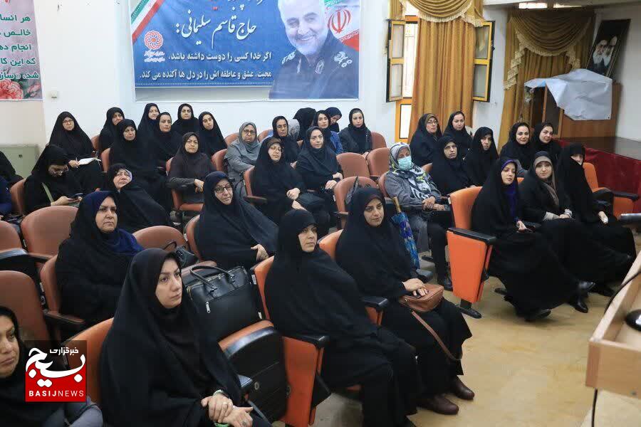 نشست آموزشی ویژه کارکنان خانم بهزیستی گیلان نشست آموزشی ویژه کارکنان خانم بهزیستی گیلان