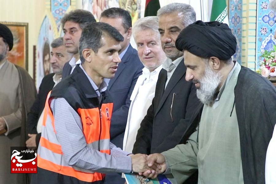 امنیت شغلی کارگران سبب آرامش و رفاه جامعه میشود امنیت شغلی کارگران سبب آرامش و رفاه جامعه میشود