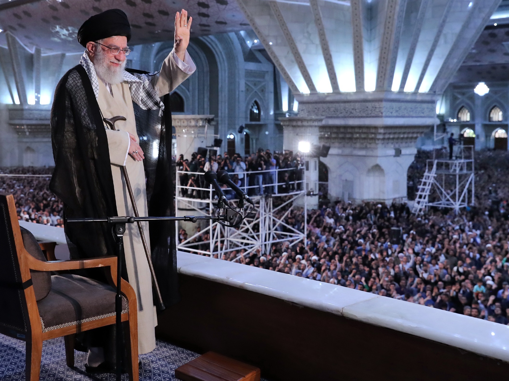 اعزام ۳۰۰ زائر از شهرستان دیّر به مرقد امام خمینی(ره) اعزام ۳۰۰ زائر از شهرستان دیّر به مرقد امام خمینی(ره)