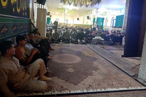 مراسم یادبود شهدای خدمت توسط زائرین کنگانی در قم برگزار شد