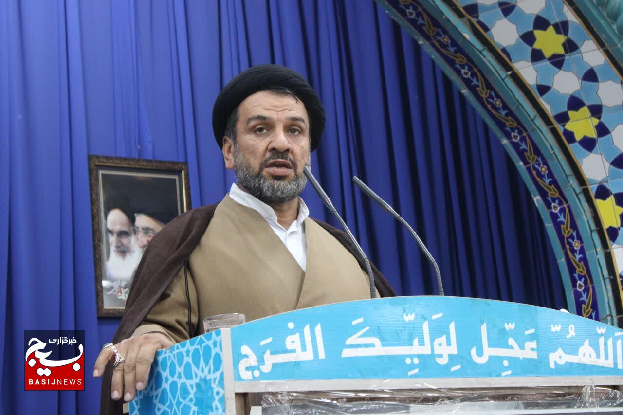 حضرت امام، مسلط بر سیاست و اوضاع و احوال دنیا بود حضرت امام، مسلط بر سیاست و اوضاع و احوال دنیا بود