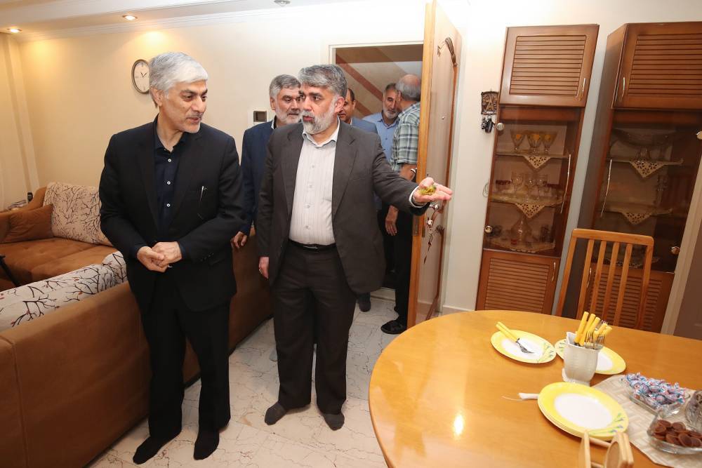 حضور مدیران ورزش کشور در منزل شهید ورزشکار ارامنه واهیک باغداساریان حضور مدیران ورزش کشور در منزل شهید ورزشکار ارامنه واهیک باغداساریان