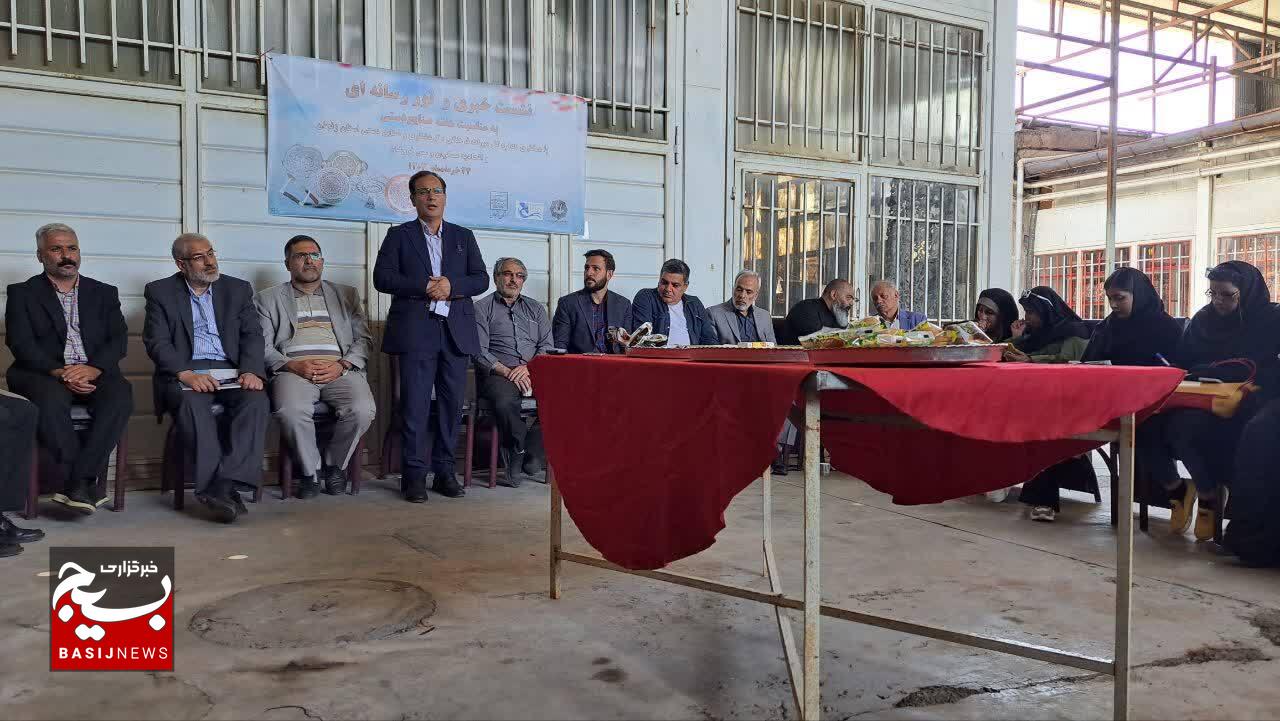 ۱۶ هزار هنرمند زنجانی در صنایعدستی فعالیت میکنند ۱۶ هزار هنرمند زنجانی در صنایعدستی فعالیت میکنند
