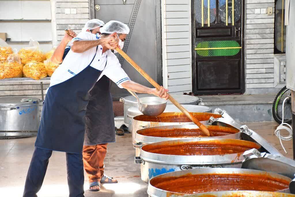 پخت وتوزیع ۳۰۰۰ هزار پرس غذا به مناسبت عید غدیر در زنجان پخت وتوزیع ۳۰۰۰ هزار پرس غذا به مناسبت عید غدیر در زنجان