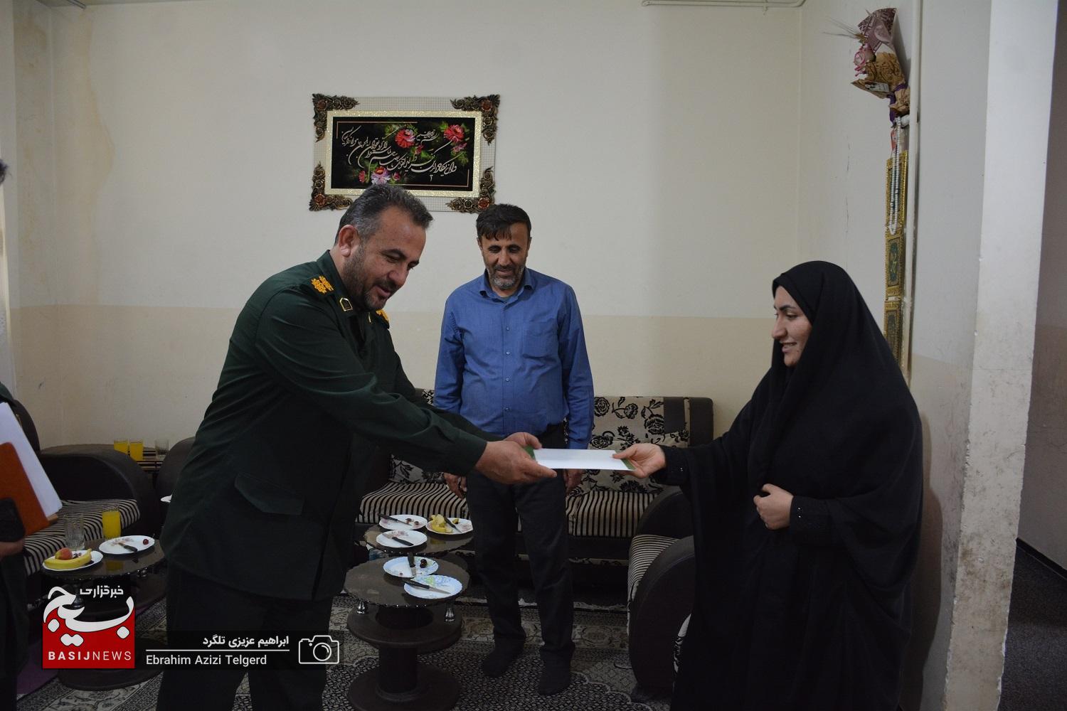 تجلیل مسئولان سپاه فتح از خانواده های شهدا + (تصاویر)