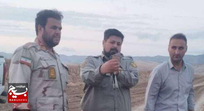 دستگیری متخلف زندهگیری پرنده شکاری در شهرستان گرمی دستگیری متخلف زندهگیری پرنده شکاری در شهرستان گرمی