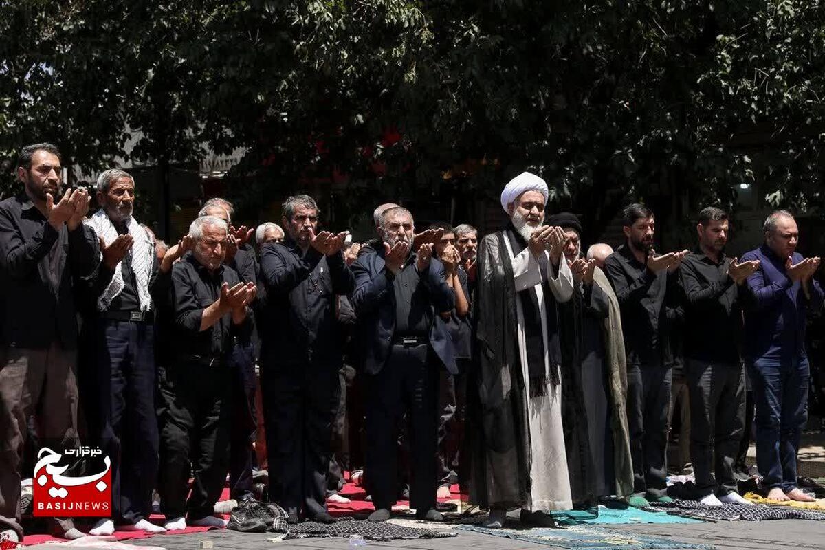 اقامه نماز ظهر عاشورا در قزوین