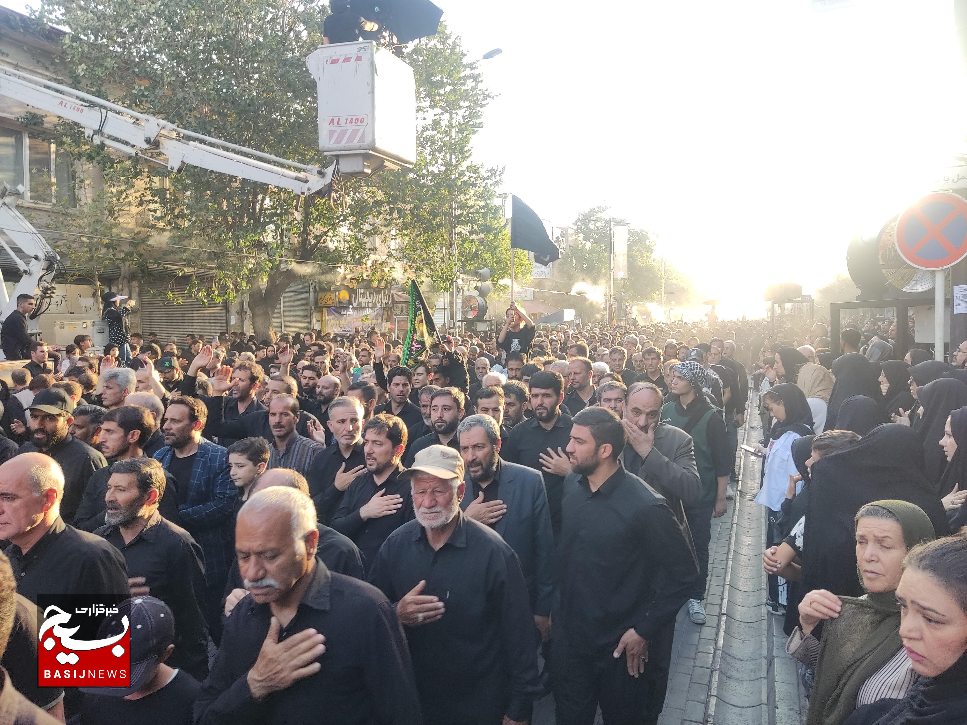 طنین یا زینب زنجانیها به یاد رشادتهای شیر زن کربلا طنین یا زینب زنجانیها به یاد رشادتهای شیر زن کربلا