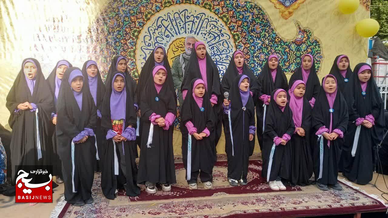 سرود انقلابی باید انسان ساز باشد سرود انقلابی باید انسان ساز باشد