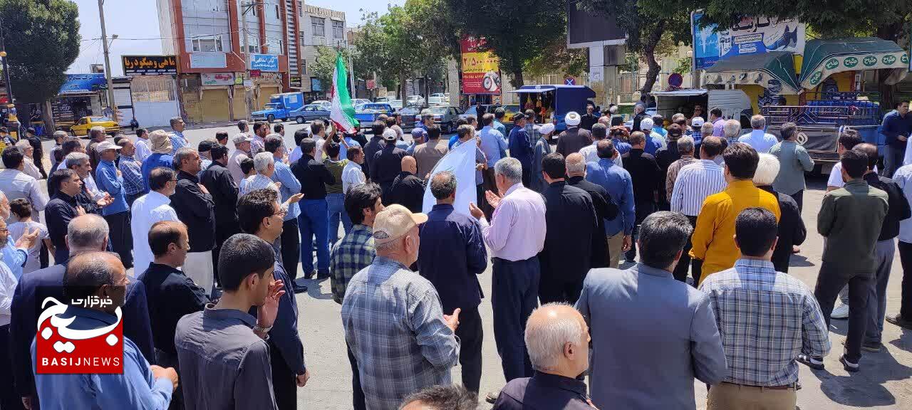 راهپمایی نمازگزاران شهرستان ازنا در محکومیت جنایت بزدلانه ی رژیم صهیونیستی در پی شهادت شهید اسماعیل هنیه راهپمایی نمازگزاران شهرستان ازنا در محکومیت جنایت بزدلانه ی رژیم صهیونیستی در پی شهادت شهید اسماعیل هنیه