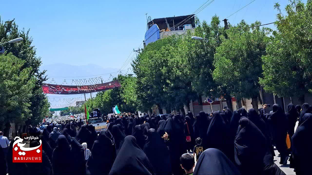 راهپمایی نمازگزاران شهرستان ازنا در محکومیت جنایت بزدلانه ی رژیم صهیونیستی در پی شهادت شهید اسماعیل هنیه راهپمایی نمازگزاران شهرستان ازنا در محکومیت جنایت بزدلانه ی رژیم صهیونیستی در پی شهادت شهید اسماعیل هنیه