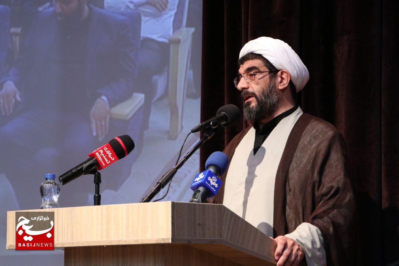 رسانه ها اجازه قضاوت ناعادلانه را به دشمنان نظام و انقلاب نمی دهند رسانه ها اجازه قضاوت ناعادلانه را به دشمنان نظام و انقلاب نمی دهند