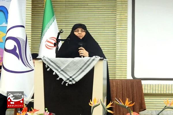 هویت اصیل اسلامی در جامعه تقویت شود