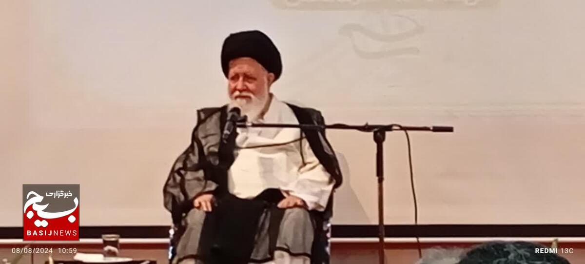 اساتید باید از انحرافات سياسي و فرهنگي جلوگيري کنيد