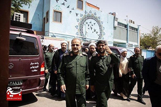 از استودیو صدا و تصویر «آرمان» تا خانه فرهنگ و هنر «ماه»/ آیین افتتاح چندین پروژه هنری بسیج با حضور سردار سلیمانی برگزار شد از استودیو صدا و تصویر «آرمان» تا خانه فرهنگ و هنر «ماه»/ آیین افتتاح چندین پروژه هنری بسیج با حضور سردار سلیمانی برگزار شد